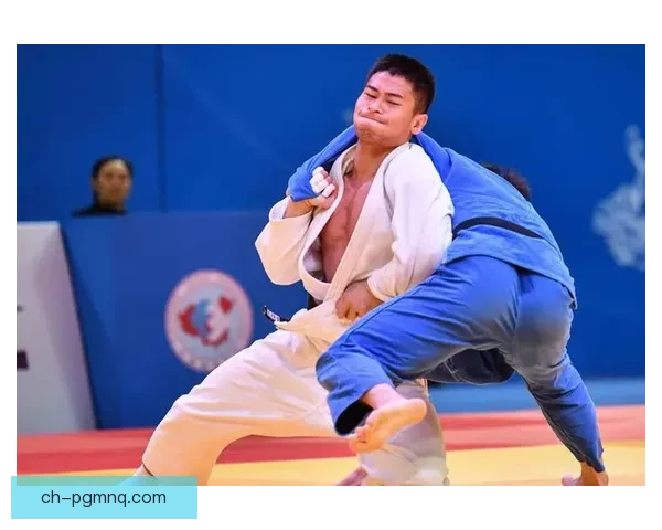 柔道比赛中的精彩对决和技巧展示